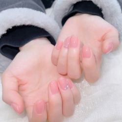 -七彩虹美甲美睫 半永久