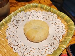 浪漫鲜花饼-老牌坊云南鱼豆花火锅(爱建店)