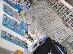 -诺柯视眼镜-蔡司依视路官方工厂店(淞南一店)