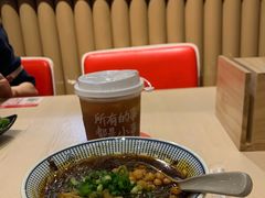 大勺肉酱酸辣粉-遇见小面(凯德广场店)