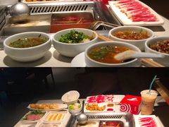 -海底捞火锅鲜切牛肉主题店(长寿路店)