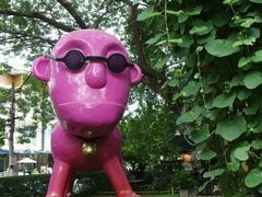 庭院里陪大家凹造型的雕塑-莓园冰淇淋店