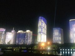 -万绿园
