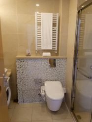 -海豚湾高端月子会所(黄浦店)