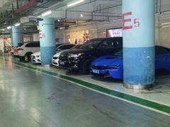 -环球港-停车场