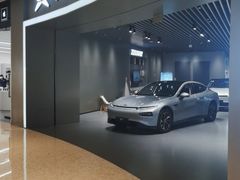-小鹏汽车体验中心(苏州龙湖狮山天街店)