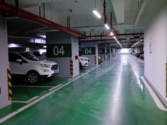 -飞洲国际广场-地下停车库