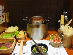 -独食火锅·半米屋台(直营总店)