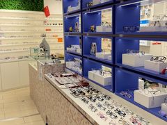 -美式眼镜·授权蔡司.依视路.尼康.豪雅.明月(南翔印象城店)