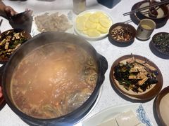 -贵府酸汤牛肉火锅·贵州老字号(飞山街店)