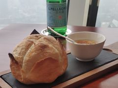 餐前面包-上海柏悦酒店·世纪100牛排馆