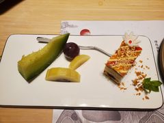 法式甜品佐当季进口水果-秋荀日本料理(昆明同德广场店)