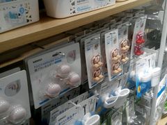 -名创优品(广州萝岗万达广场店)