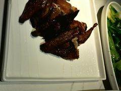 手撕乳鸽-琬苑鸽庄·川粤融合菜(解放碑总店)