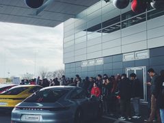 -上海保时捷体验中心