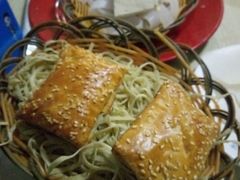 -洞庭洲·防空洞火锅·烧烤·铜锅涮肉(新百广场店)