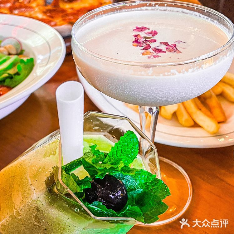 成都最具氛围感自选餐吧|人均50+吃正宗西餐