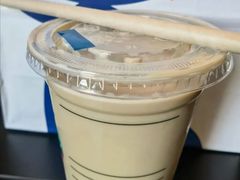 人气双杯椰云拿铁-瑞幸咖啡(共和世家财院路店)