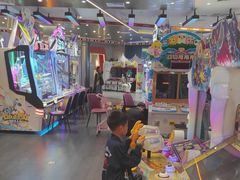 -反斗乐园π·电玩·高空拓展·蹦床(龙华天虹店)