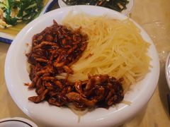 -鹤乡东北菜(崮山路店)