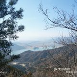 偶然间发现，莽山公园和天池相邻，而且还相通