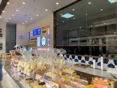 面包甜点陈列柜-昆明冠生园·蛋糕·面包(南强街店)