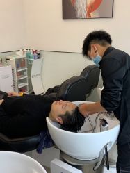 -侨治发型
