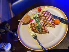 烤鸡胸配肉汁蘑菇酱-bluefrog蓝蛙(皇庭广场店)