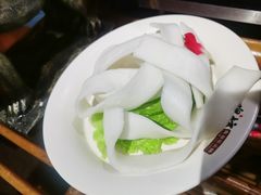 -老牌坊云南鱼豆花火锅(哈西万达店)