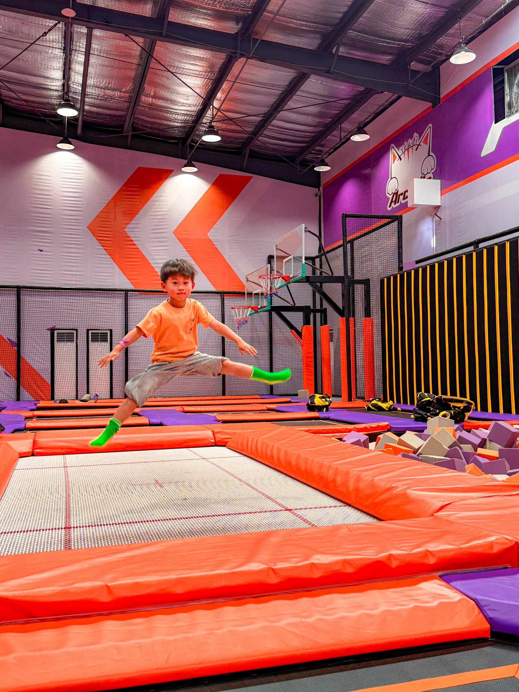 六一遛娃好去处❗️蹦床运动#儿童卡丁车