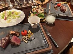 -恰餐厅及酒吧 CHAR Bar & Grill (北京丽都皇冠假日店)