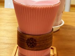 甜菜根拿铁-Cappucimeow猫咪咖啡馆(韦伯时代店)