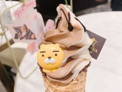 白桃黑巧克力冰淇淋-GODIVA(王府井apm店)