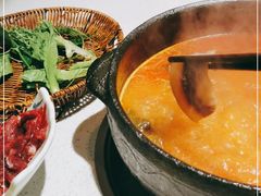 -贵府酸汤牛肉火锅·贵州老字号(飞山街店)