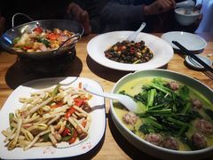 -头上红煨盐鸡·非遗院子餐厅