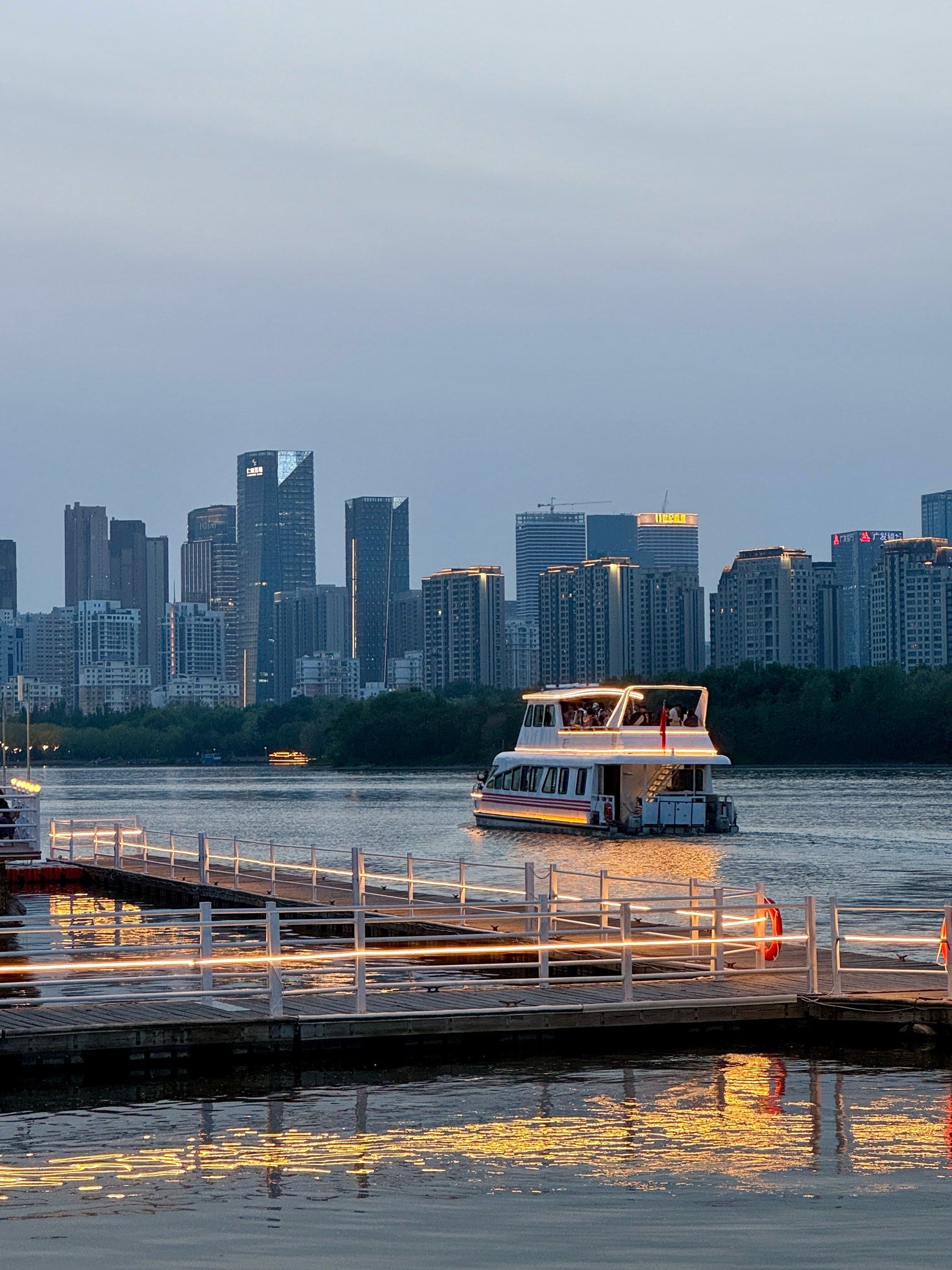 打卡浑南外滩市集