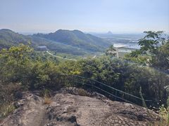 -伍山石窟