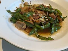 -阿瓦山寨·湘菜现炒·剁椒鱼头王(咸阳总店)