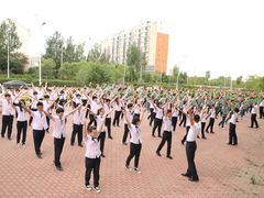 每天早上做广播体操-维纳斯化妆摄影学校