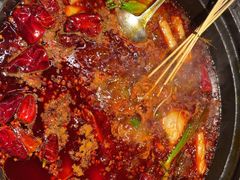 -爱你您·自家鱼塘·活水喷泉鱼火锅(八里店)