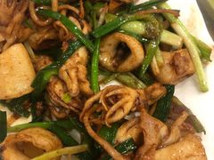 酱爆鱿鱼筒-双月饭店·20年老字号(新村店)