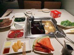 -海底捞火锅鲜切牛肉主题店(长寿路店)