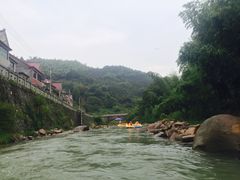 -虎啸峡漂流
