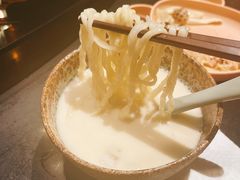 黄鱼煨面-杭州西子湖四季酒店·金沙厅