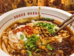 -呷佬·长沙手工米粉(金沙江路店)