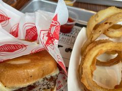 蘑菇牛肉汉堡-FATBURGER 特富客汉堡(外交公寓店)