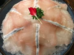 -老牌坊云南鱼豆花火锅(哈西万达店)