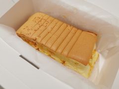 流心咸蛋黄蛋糕-汤姆大师傅鲜香牛肉饼(深圳保利文化广场店)