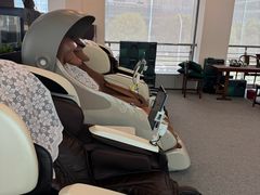 -杭州中升之星奔驰4S店(滨江店)