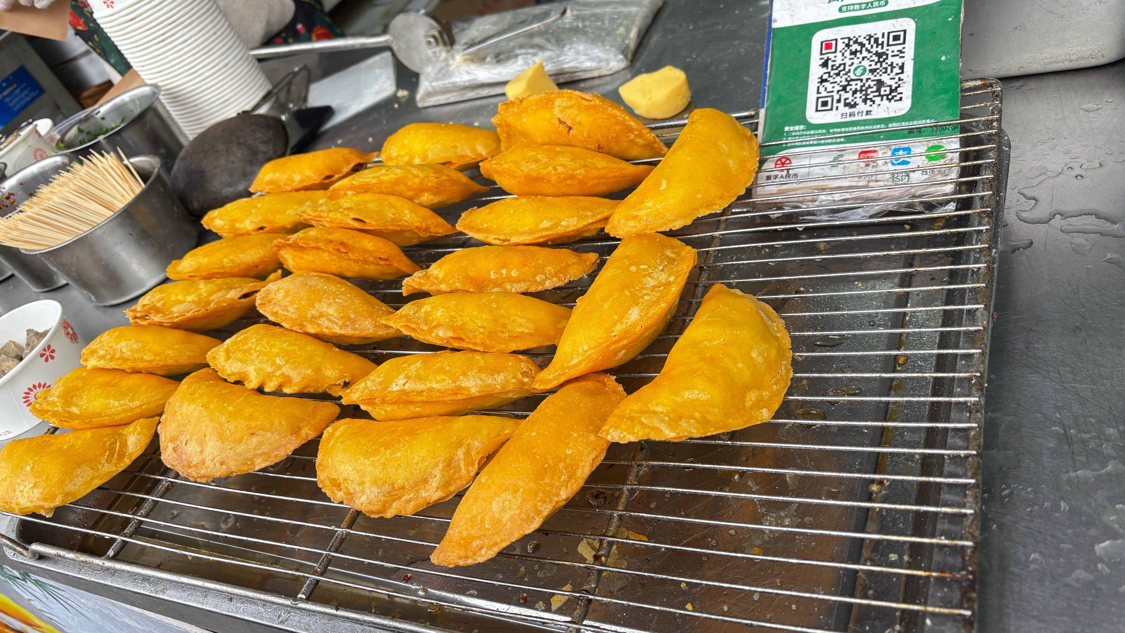 梅城古镇的小吃～臭豆腐玉米饺😋外皮酥脆